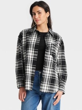 NWT XS Black Plaid Oversized Fit Collared  Flannel Long Sleeve Button Down Shirt